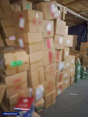 [VIDEO] Transferowali do Azji pieniądze z przestępstw podatkowych - służby rozbiły międzynarodowy GANG. Zatrzymano 5 osób (1 obywatela Ukrainy i 4 Polaków, w tym 2 pochodzących z Indii)