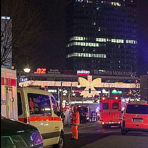 BERLIN: Pakistańczyk zamieszany w napad seksualny a nie w zamach z użyciem polskiej ciężarówki! Terrorysta wciąż na wolności! 