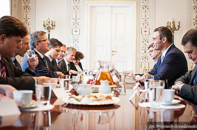 Polityczne spotkanie Prezydenta RP z bokserem