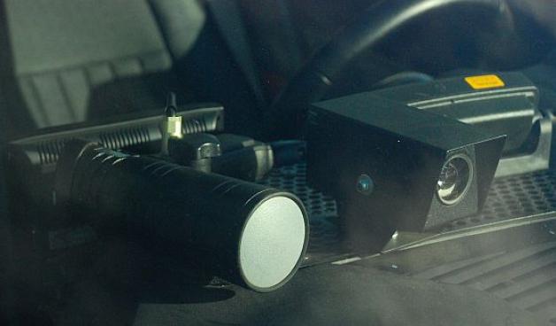 Z dwoma promilami wiozła dzieci. Obok siedział pijany ojciec