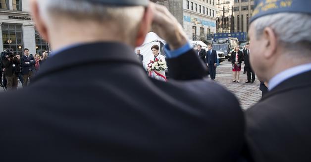 Premier Szydło oddała hołd ofiarom zbrodni katyńskiej