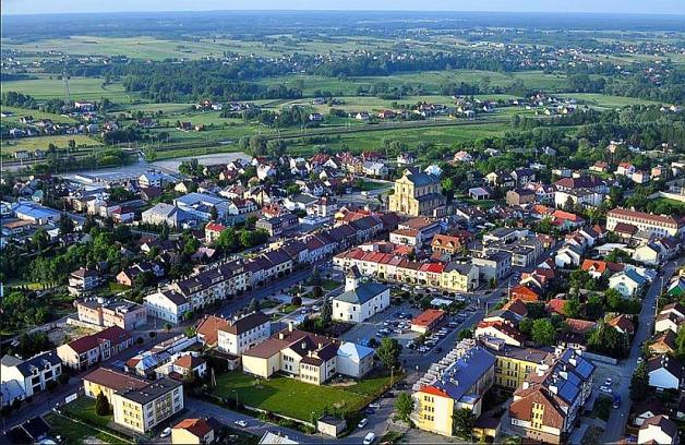 Pijany kierowca z Ukrainy uderzył w stację paliw