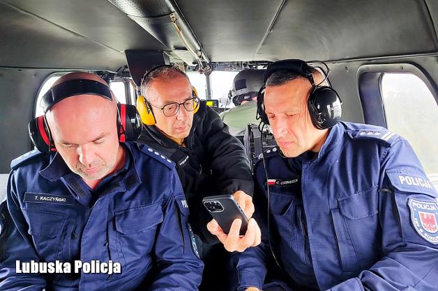 [VIDEO] Razem w walce z powodzią. Koordynacja działań w czasie kulminacji Odry. W akcji Mi-2